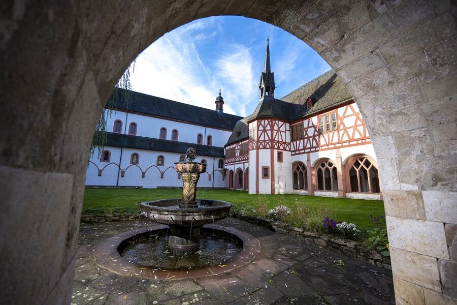Eltville: Eberbach Monastery Entry Ticket - Abbey Museum in Eltville: documents, art, and preserved sacral objects