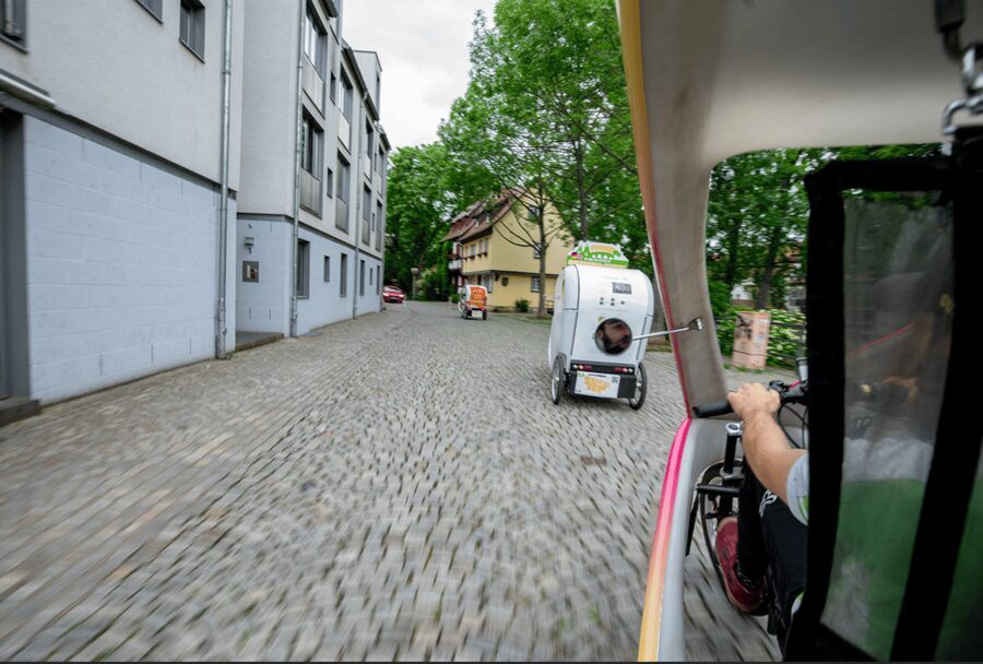 Erfurt: KiKa TV Characters Kids Tour by Pedicab - Getting started at Fischmarkt and finding your pedicab