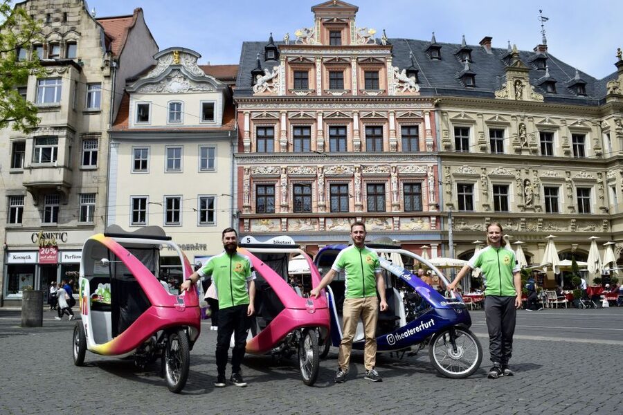 Erfurt: Private Guided Classic Old Town E-Rickshaw Tour - Your guide, the tone of the tour, and why it matters