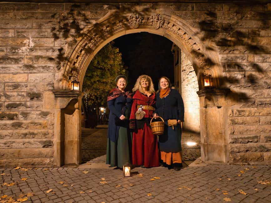 Erfurt: Romantic evening stroll - Erfurter Originalen: Tratschweib, maid Marie, and the night watchman