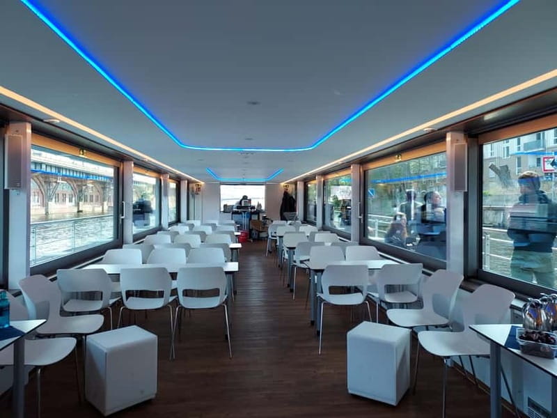Evening Boat Tour 1.5 hour with our solarcatamaran - Why a solar catamaran works so well for Berlin evenings