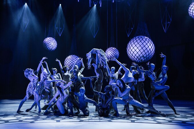 FALLING | IN LOVE Grand Show at Friedrichstadt-Palast Berlin - Language, Story Expectations, and the One Thing You Might Not Love