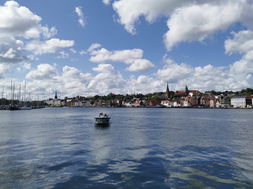 Flensburg: E-Boat rent - How license-free electric boating works on Flensburg Förde