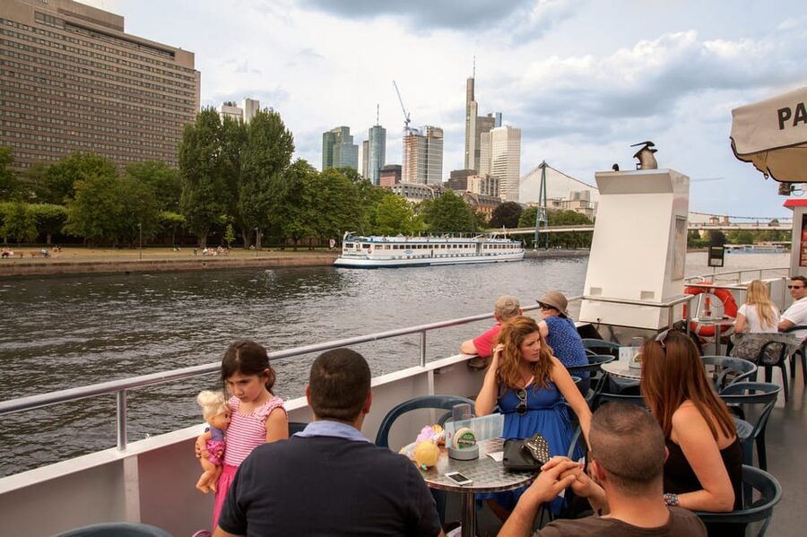 Frankfurt: 1-Hour Panorama Boat Cruise on the river Main - Timing Tips: Make the Most of Your One Hour