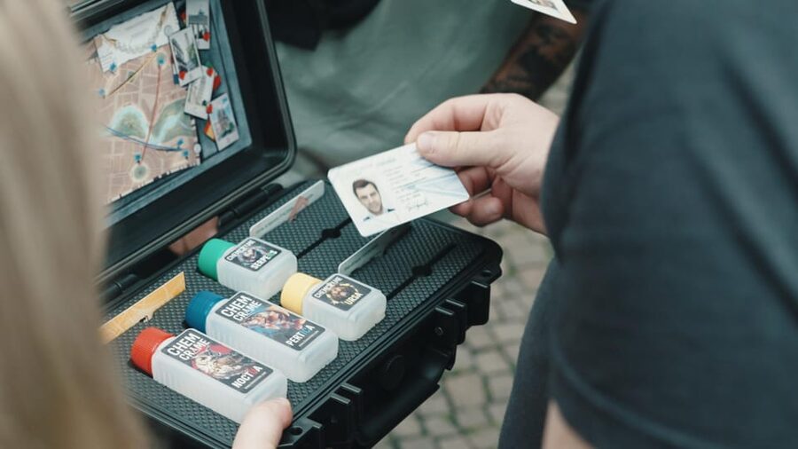 Frankfurt: Criminal hunt at night - Tricky Puzzles and Tablet Navigation: How to Avoid Losing Minutes