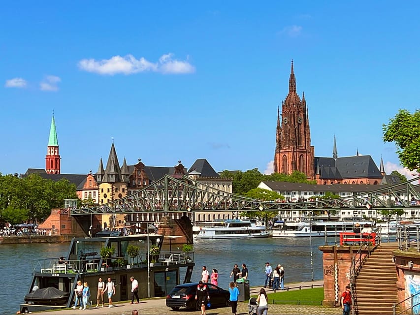 Frankfurt: Discover the heart of Frankfurt - a city tour in German - Key takeaways before you go