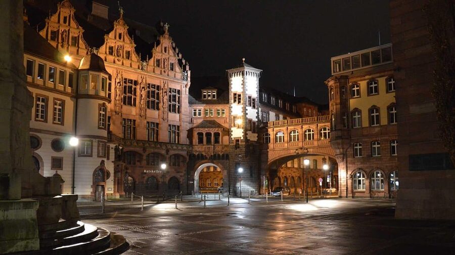 Frankfurt: Discover the heart of Frankfurt – a city tour in Russian - Who this tour suits best, and who should choose another option