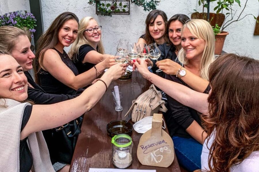 Frankfurt: Food Tour to 3-4 Local Food Spots - Key things to know before you go