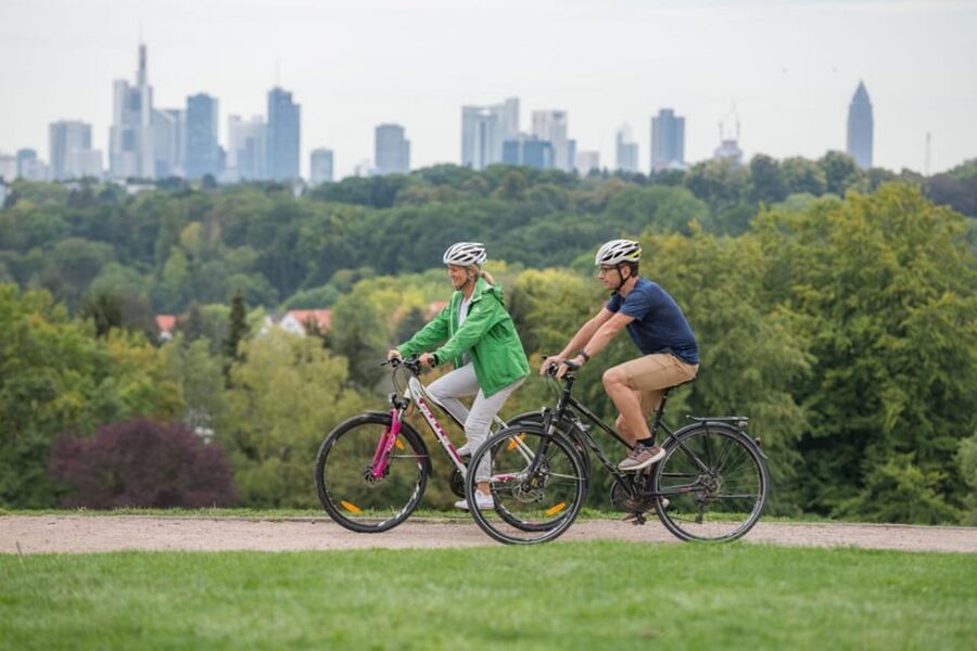 Frankfurt: Full-Day Bicycle or E-Bike Rental - Your Day Plan Starts With a Route Map and Staff Tips