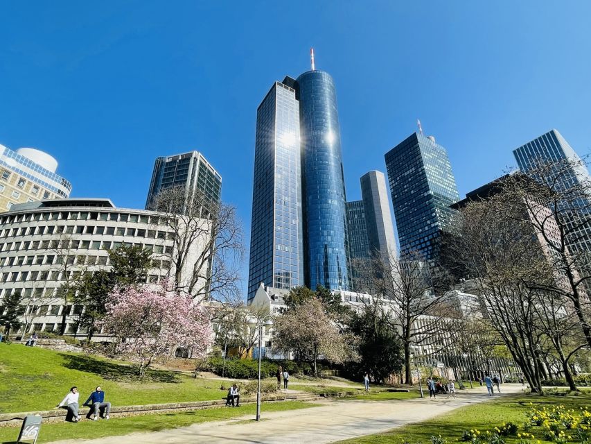 Frankfurt: Guided walk between palm trees and skyline - Price check: is $21 good value for this kind of guided walk?