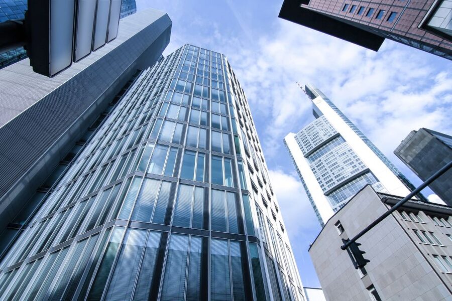 Frankfurt: Main Tower with Tickets and Guided Old Town Tour - Who this tour suits best