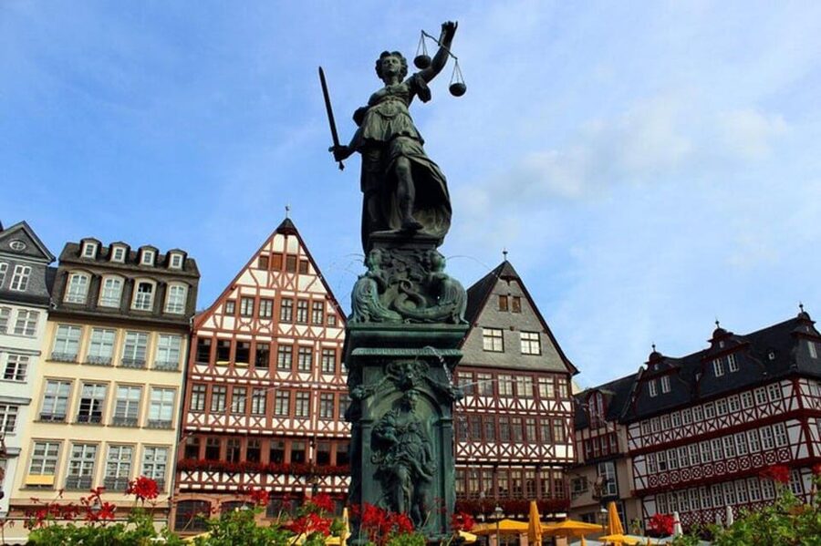 Frankfurt: Must-See Attractions Walking Tour with a Guide - St. Bartholomew Cathedral: Roman Gothic details and unity symbolism