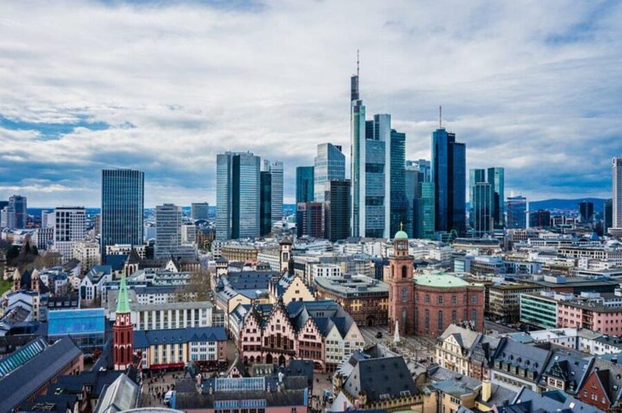 Frankfurt: Must-See Attractions Walking Tour with a Guide - Römer: the city hall that’s been running the show for centuries