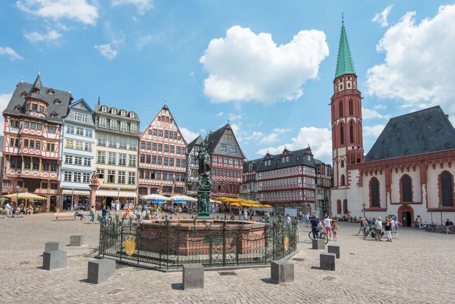 Frankfurt: New Old Town and Highlights German-Language Tour - Who this Frankfurt Old Town walk suits best