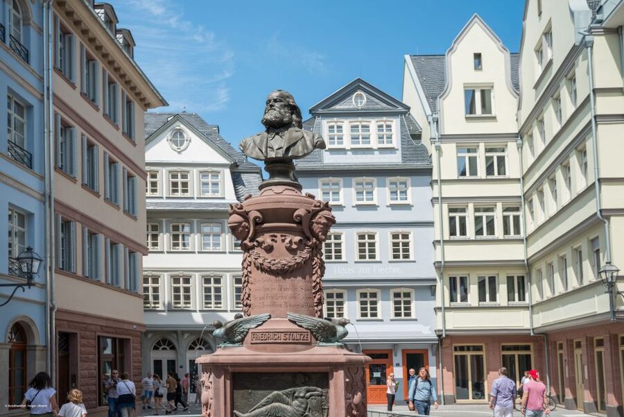 Frankfurt: New Old Town and Highlights German-Language Tour - Cathedral stop plus short breaks for the hottest days
