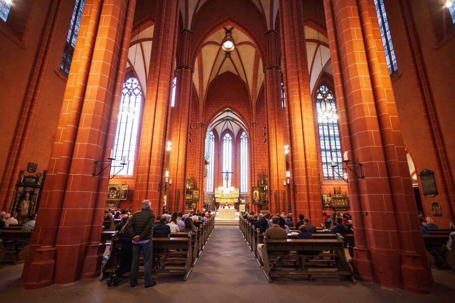 Frankfurt: Old Town Highlights Private Walking Tour - Römerberg, Fountain of Justice, and Paulskirche’s Crown Connection