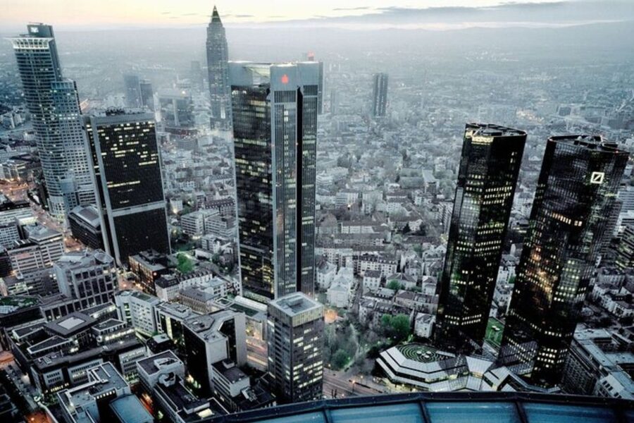 Frankfurt: Private custom tour with a local guide - Duration: how 2 to 8 hours can work in real life