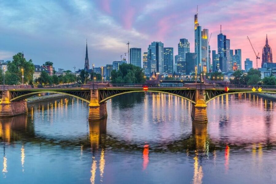 Frankfurt: Private custom tour with a local guide - Languages and comfort, so you can actually enjoy the answers