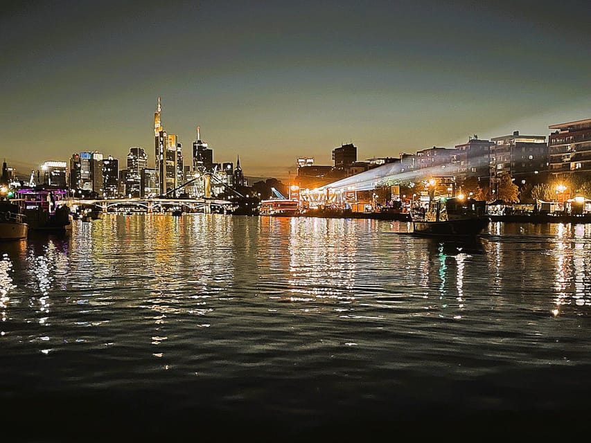 Frankfurt: Private Romantic Skyline Boat Tour - Finding the boat at Städel Museum on Schaumainkai