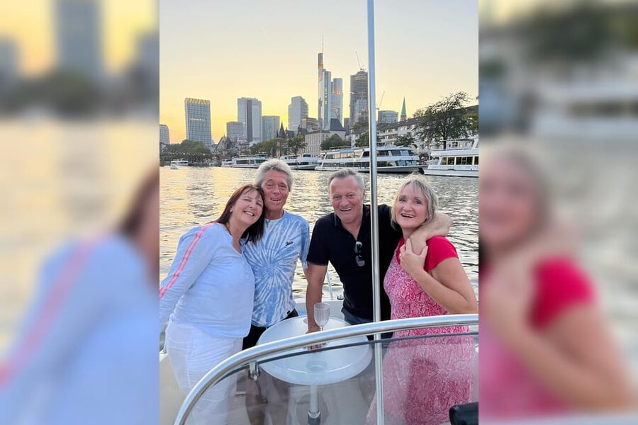 Frankfurt: Private Sport Boat Tour - Speed, Fun & Skyline - What the Guide Actually Adds