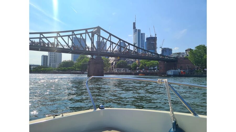 Frankfurt: Private Sport Boat Tour - Speed, Fun & Skyline - Where You Start: The Main Near the Städel Museum