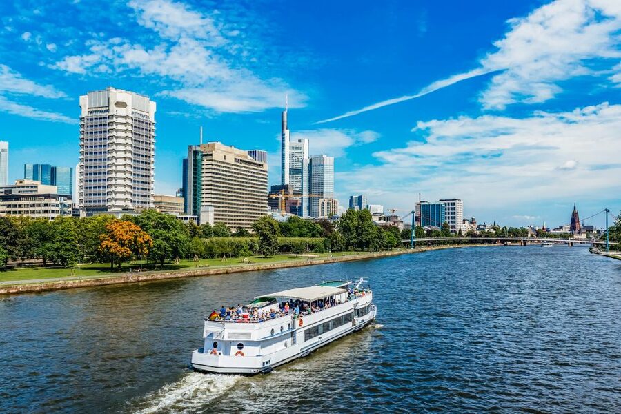 Frankfurt: River Main Sightseeing Cruise with Commentary - Onboard Comfort, Bar Service, and What You Get for the Money