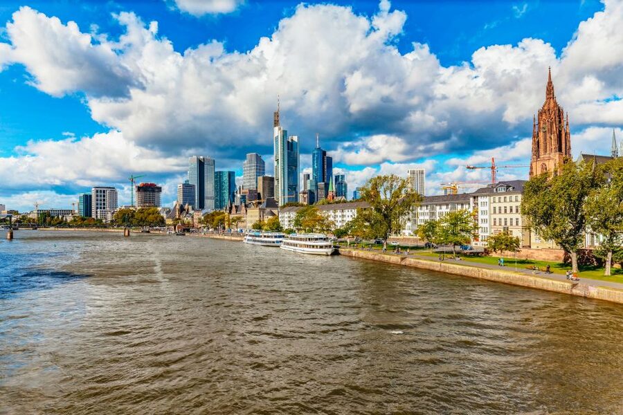 Frankfurt: River Main Sightseeing Cruise with Commentary - Upriver to Offenbach and Sachsenhausen: Older Neighborhoods and the Best Skyline Angle