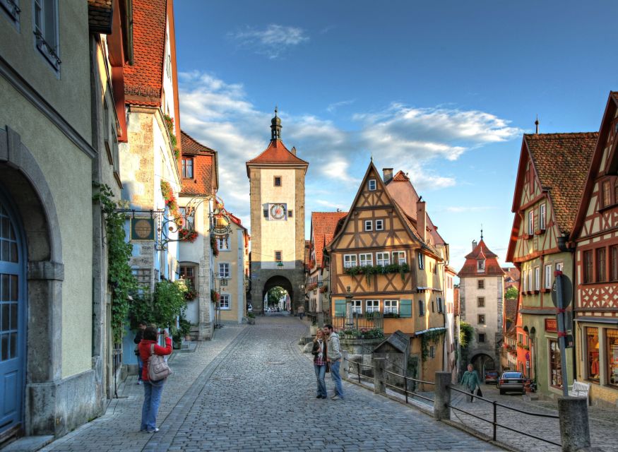 Frankfurt: Romantic Road & Rothenburg ob der Tauber Tour - Würzburg Residence UNESCO stop: a quick look at the prince-bishops palace