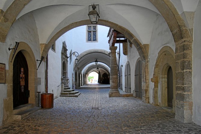 Frankfurt Super Saver: Neuschwanstein Castle and Rothenburg Day Trip - Terraces, gardens, and mountains: the best outdoor timing