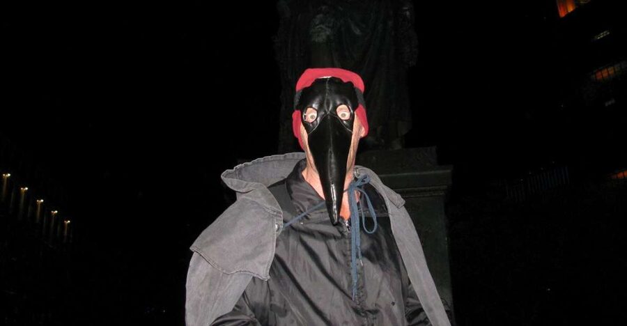 Frankfurt: The Black Death Tour - Frankfurt at night, with actors and a plague doctor in the lead