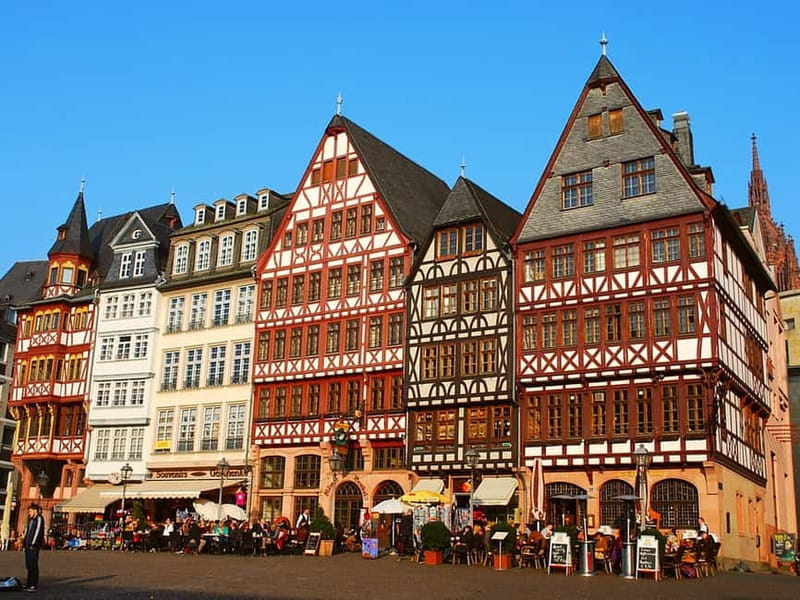 Frankfurt: Walking tour between St. Paul's Church, Main & Old Town flair in German - St. Paul’s Church and the Kaisersaal, what you can see if open