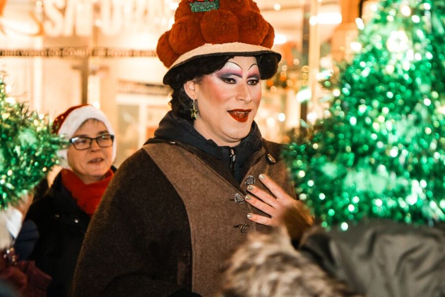 Freiburg: Christmas Tour with Drag Queen Betty BBQ - The walk itself: old town route, Christmas market vibe, and local stories