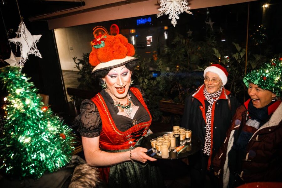 Freiburg: Christmas Tour with Drag Queen Betty BBQ - How the drag queen format changes the way you see Freiburg
