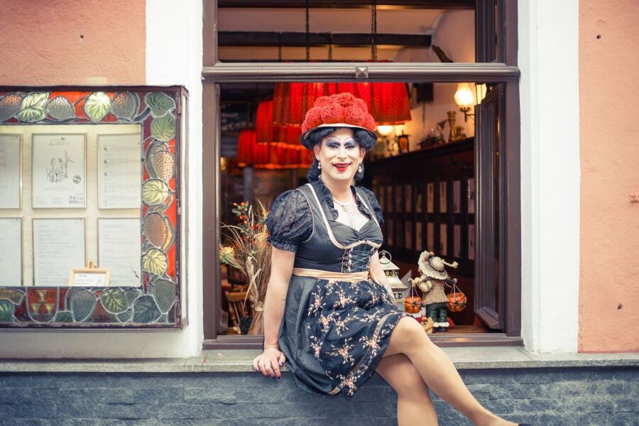 Freiburg: City Walking Tour with Drag Queen Betty BBQ - Key things that make this tour work