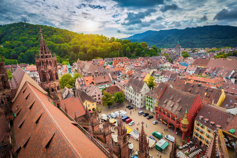 Freiburg: Exciting City Tour with sightseeing and history - Gerichtslaube to Colombischlössle, why architecture keeps score