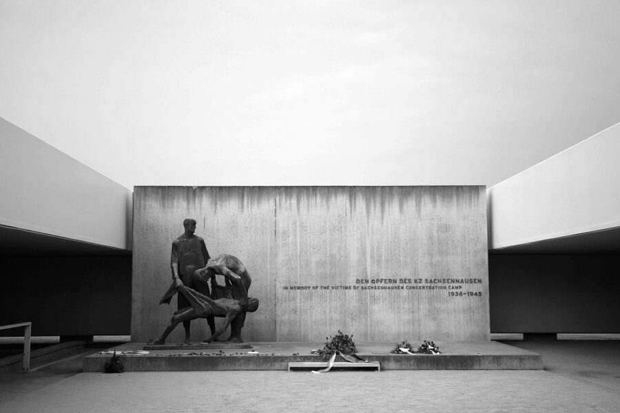 From Berlin: Licensed Sachsenhausen Tour with max. 15 people - Tower A and Station Z: the two stops that make the place legible