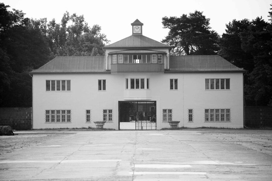 From Berlin: Licensed Sachsenhausen Tour with max. 15 people - Price and what you really get for around $38