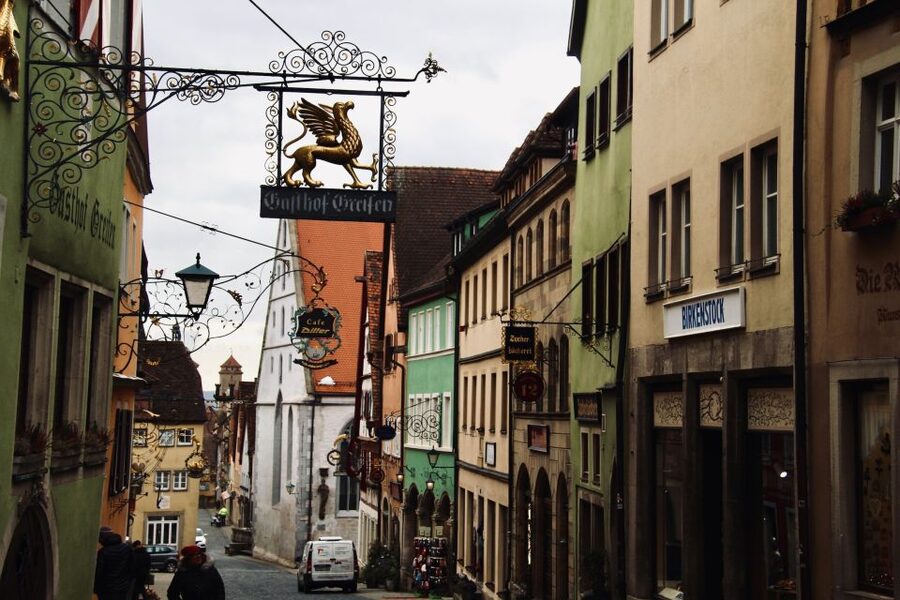 From Frankfurt: Heidelberg and Rothenburg Guided Day Trip - Castle Heidelberg: Ruins, Courtyards, and a View That Makes It Click