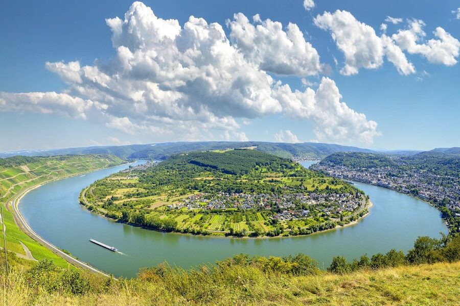 From Frankfurt: Rhine Valley Day Trip - St. Goarshausen: castle country without the full hiking day