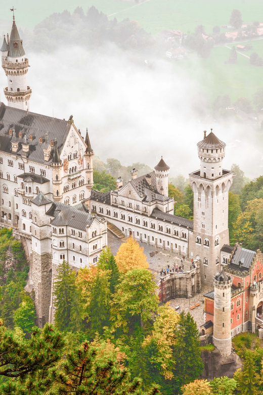 From Hohenschwangau: Tour to Neuschwanstein Castle - From Hohenschwangau P3 to Mary’s Bridge: the smooth start