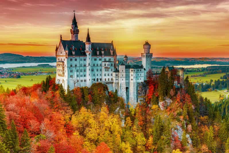 From Hohenschwangau: Tour to Neuschwanstein Castle - The walk toward Neuschwanstein: stairs and good shoes matter