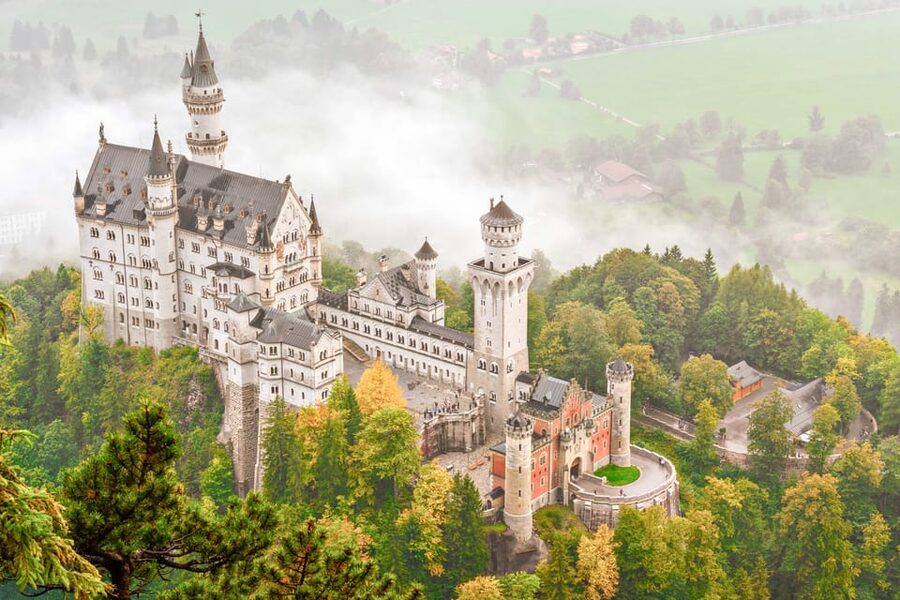 From Hohenschwangau: Tour to Neuschwanstein Castle - Back down to Hohenschwangau: bus, then a horse carriage finish