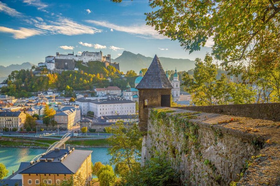 From Munich: Salzburg, St. Wolfgang, and the Salzkammergut - Guide and drive quality: what you should pay attention to