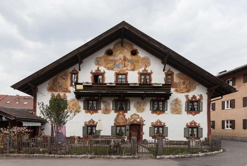 From Munich: To Neuschwanstein Castle, Linderhof, Oberammerg - Munich to Neuschwanstein, Linderhof, Oberammergau: The Appeal of a Private Loop