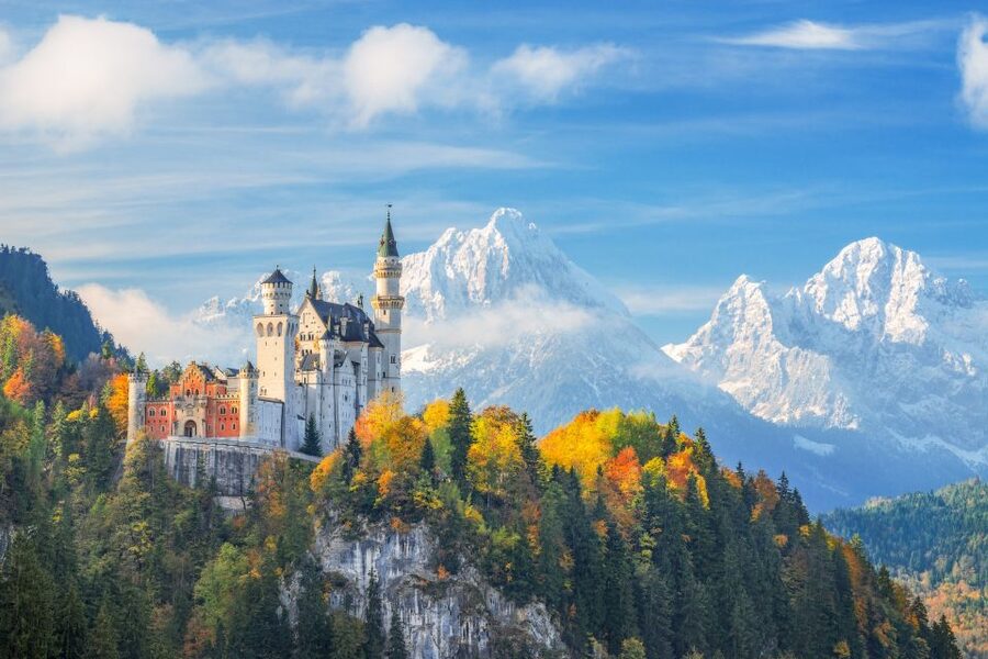 From Munich: Trip to Neuschwanstein & Linderhof in Spanish - Spanish-only guiding from Munich, and why it changes the day