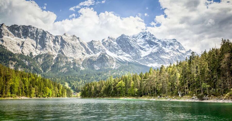 From Munich: Zugspitze Mountain Van Tour with Garmisch Town - Getting to Garmisch-Partenkirchen: the charming start