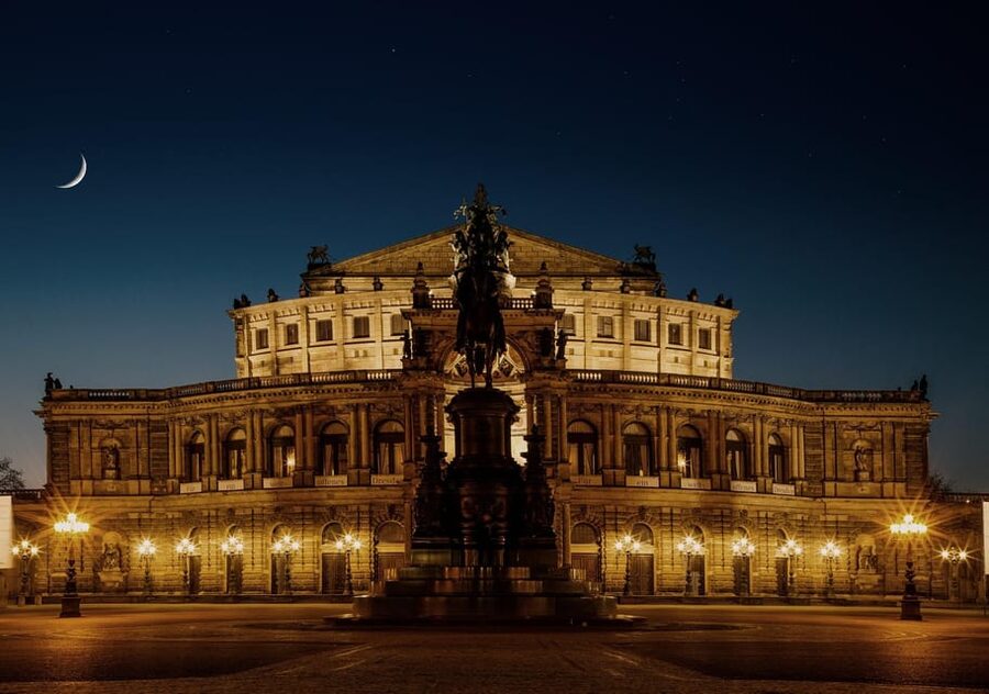 From Prague: Day trip to Dresden - Comfort, languages, and what matters from the driver experience