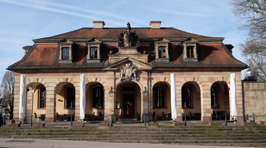 Fulda: Private Guided Walking Tour - Saint Boniface Cathedral: Pilgrimage, Church Art, and Big Symbol Power