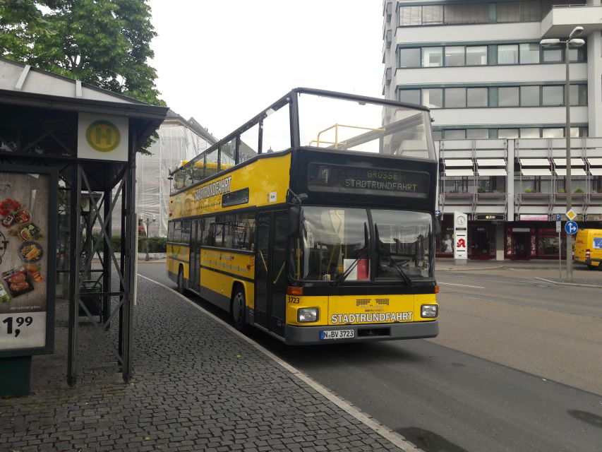 Fürth: City Sightseeing Bus Tour - From the centaur-fountain by the station to the radio and broadcast museum