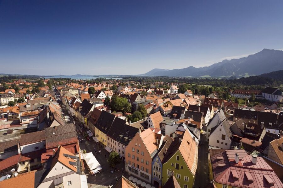 Füssen: Old Town Guided Walking Tour in German - Meeting at Kaiser-Maximilian-Platz, Then Getting Your Bearings Fast